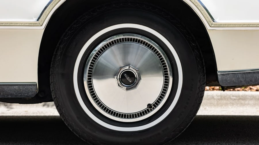 1975 Lincoln Continental Mark IV - Image 9 of 20