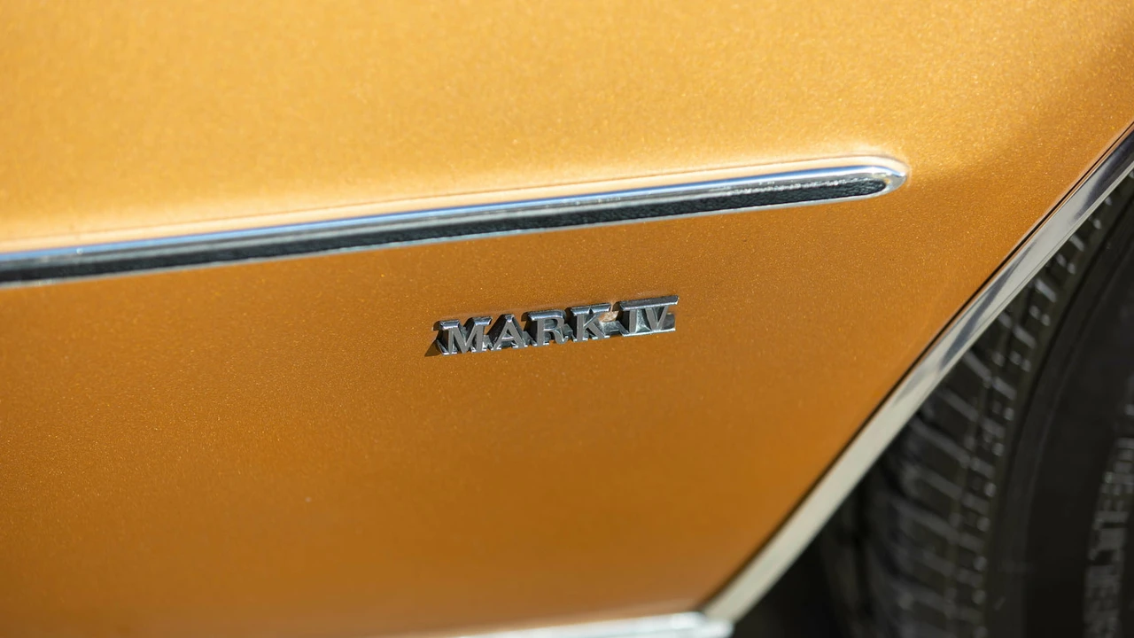1975 Lincoln Continental Mark IV - Image 11 of 29