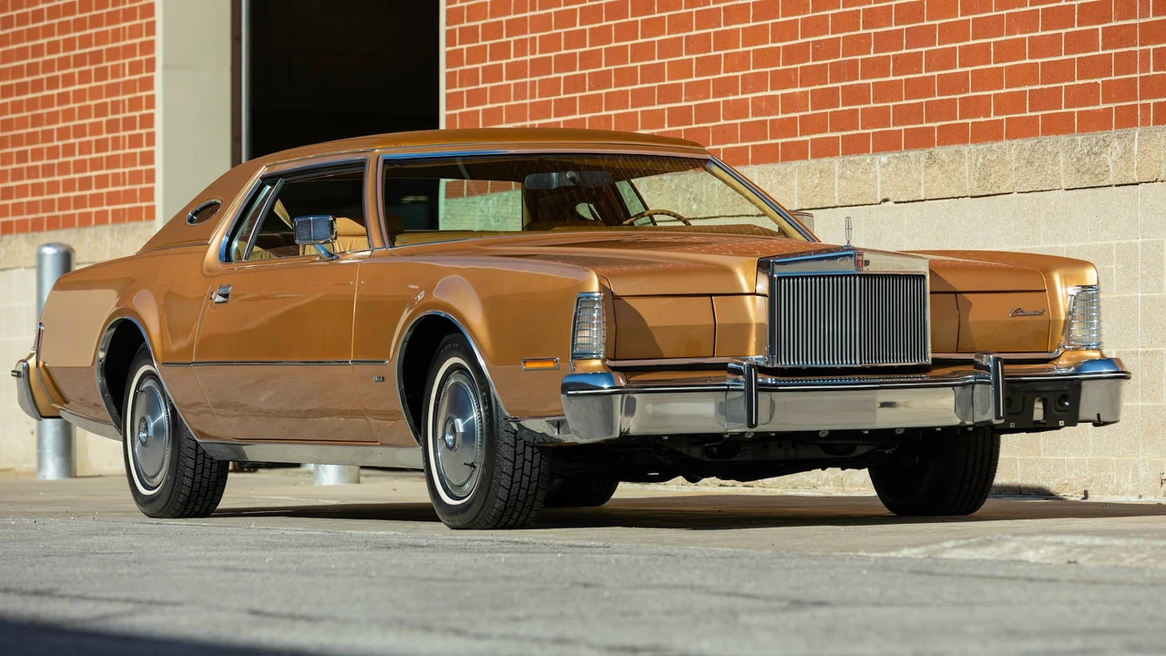 1975 Lincoln Continental Mark IV - Image 12 of 29