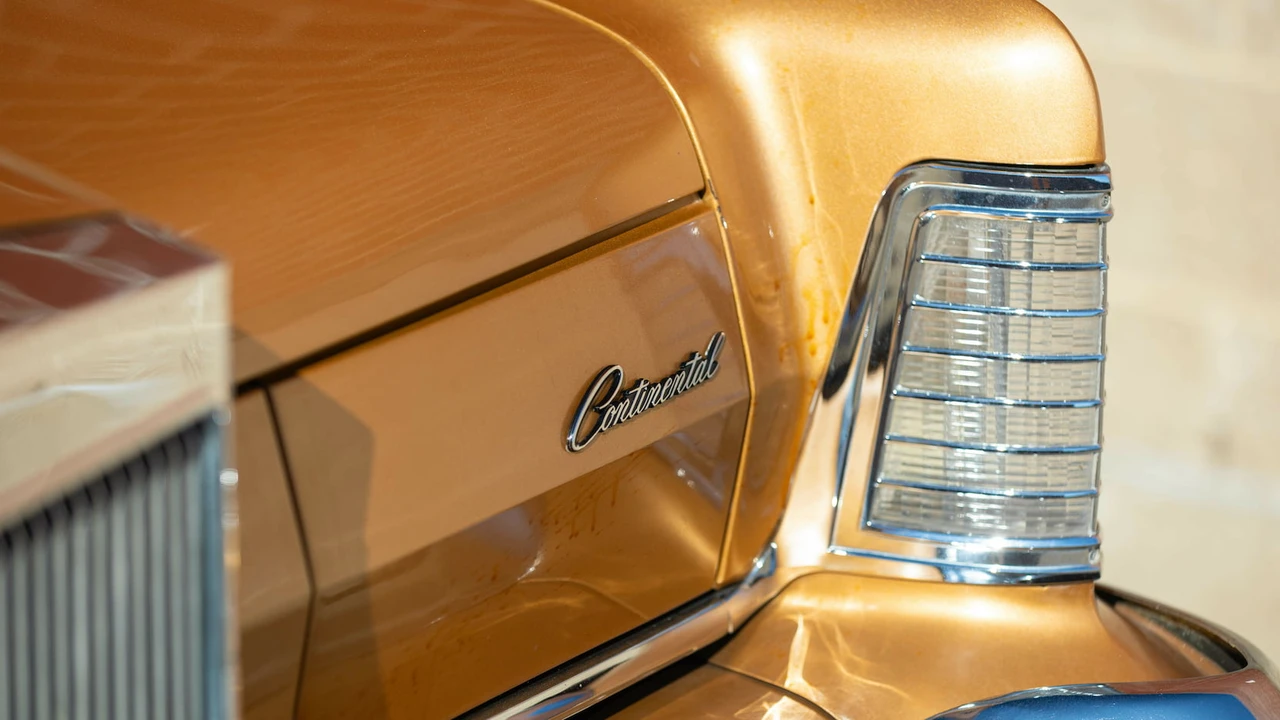 1975 Lincoln Continental Mark IV - Image 20 of 29