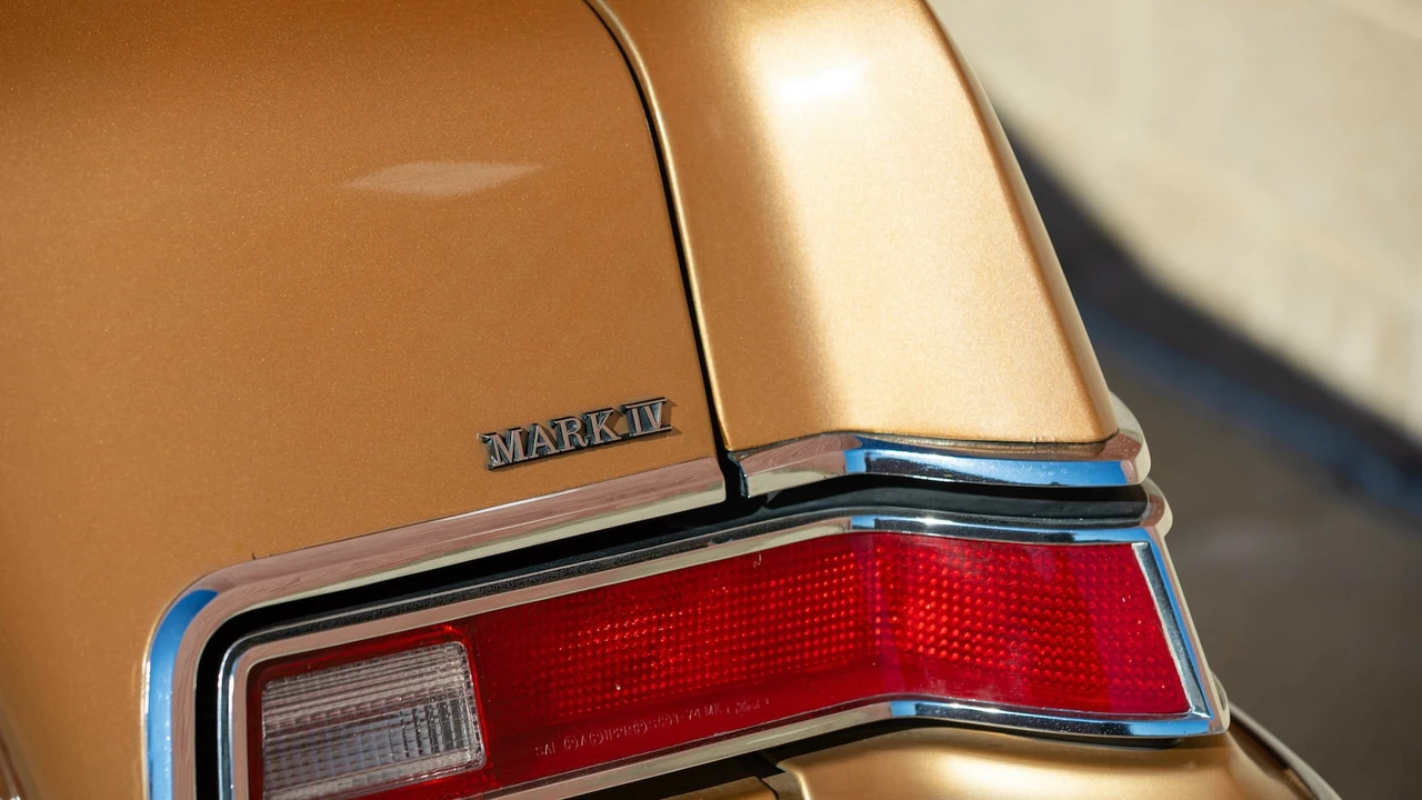1975 Lincoln Continental Mark IV - Image 24 of 29