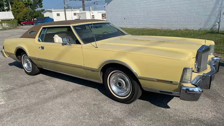 1975 Lincoln Continental Mark IV - Image 3 of 13