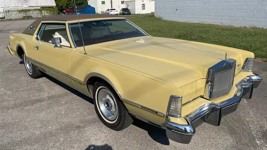 1975 Lincoln Continental Mark IV - Image 7 of 13
