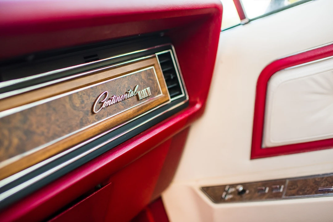 1975 Lincoln Continental Mark IV - Image 18 of 31