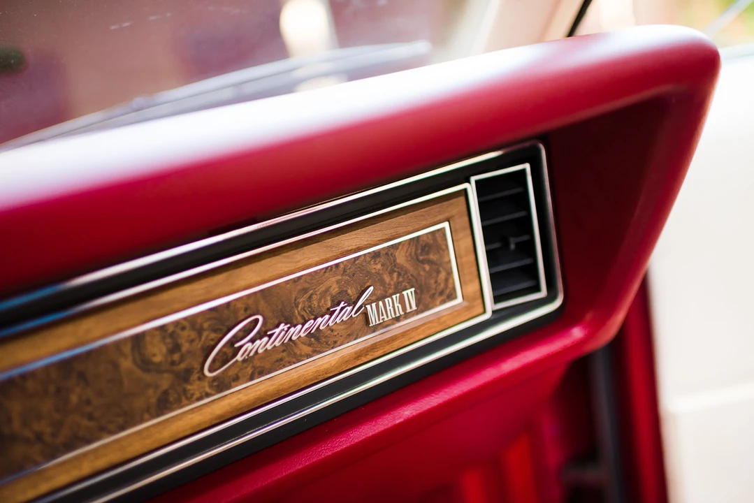 1975 Lincoln Continental Mark IV - Image 17 of 31