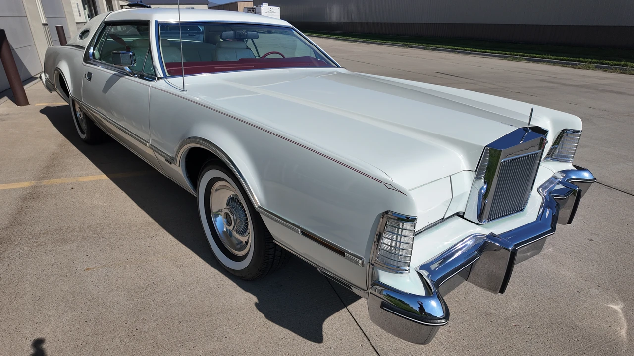 1975 Lincoln Continental 5th Gen - Image 9 of 31