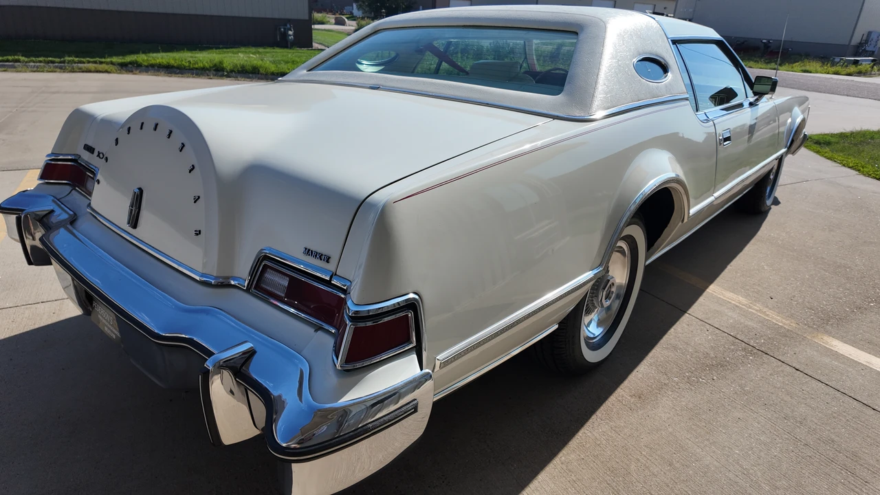 1975 Lincoln Continental 5th Gen - Image 8 of 31