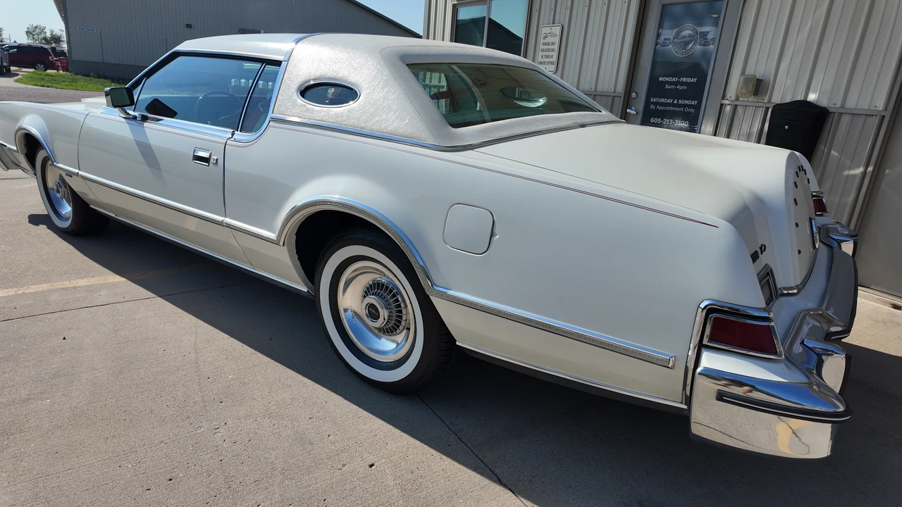 1975 Lincoln Continental 5th Gen - Image 6 of 31