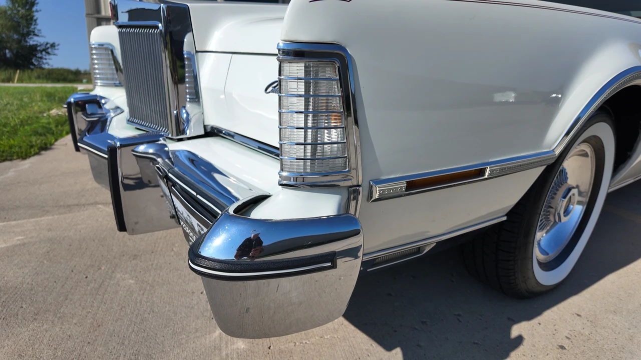 1975 Lincoln Continental 5th Gen - Image 12 of 31