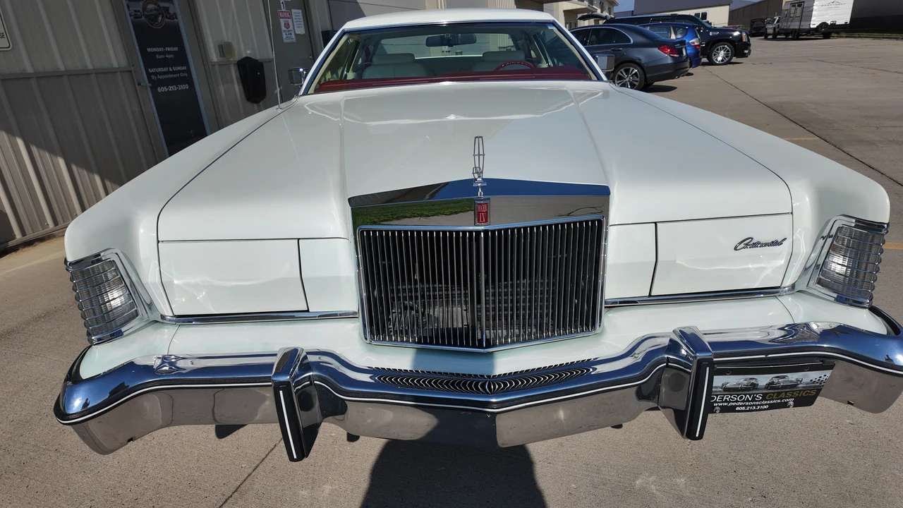 1975 Lincoln Continental 5th Gen - Image 11 of 31