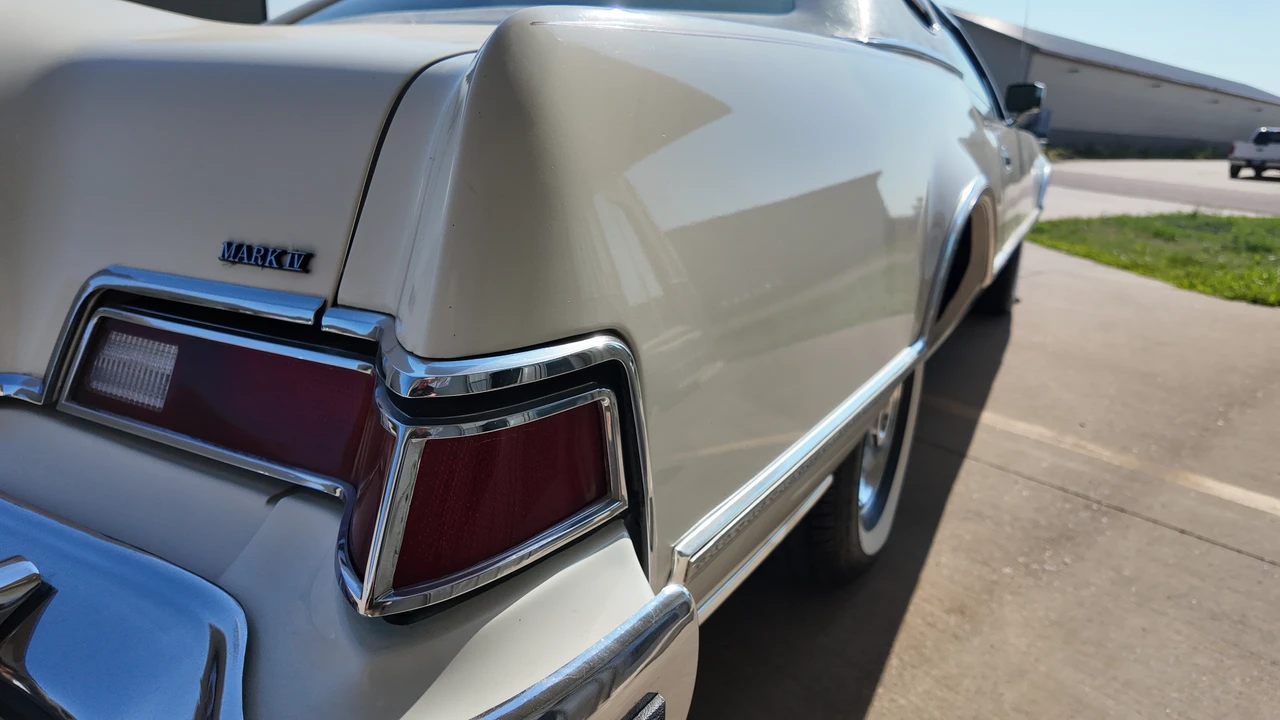 1975 Lincoln Continental 5th Gen - Image 22 of 31
