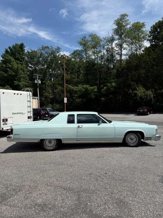 1975 Lincoln Continental 5th Gen - Image 4 of 12
