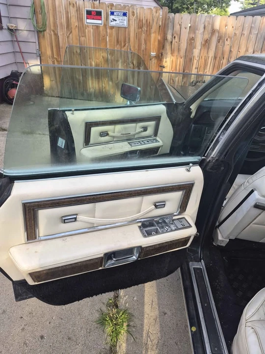 1975 Lincoln Continental 5th Gen - Image 10 of 11