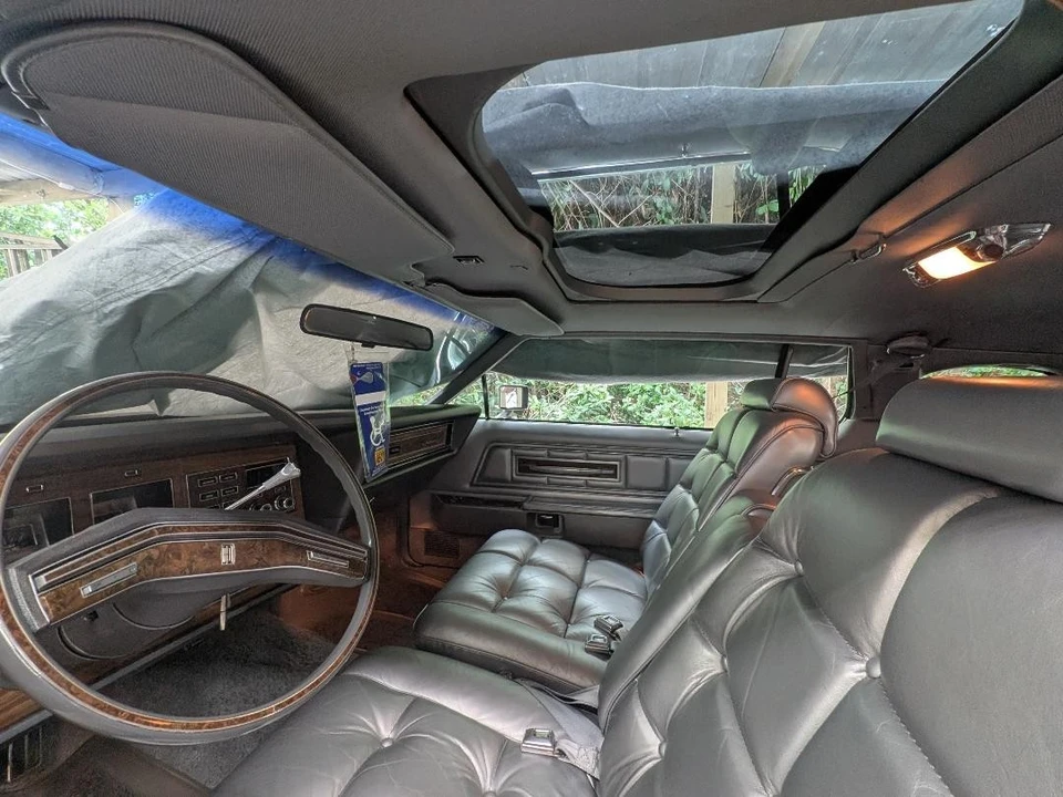 1975 Lincoln Continental 5th Gen - Image 16 of 28