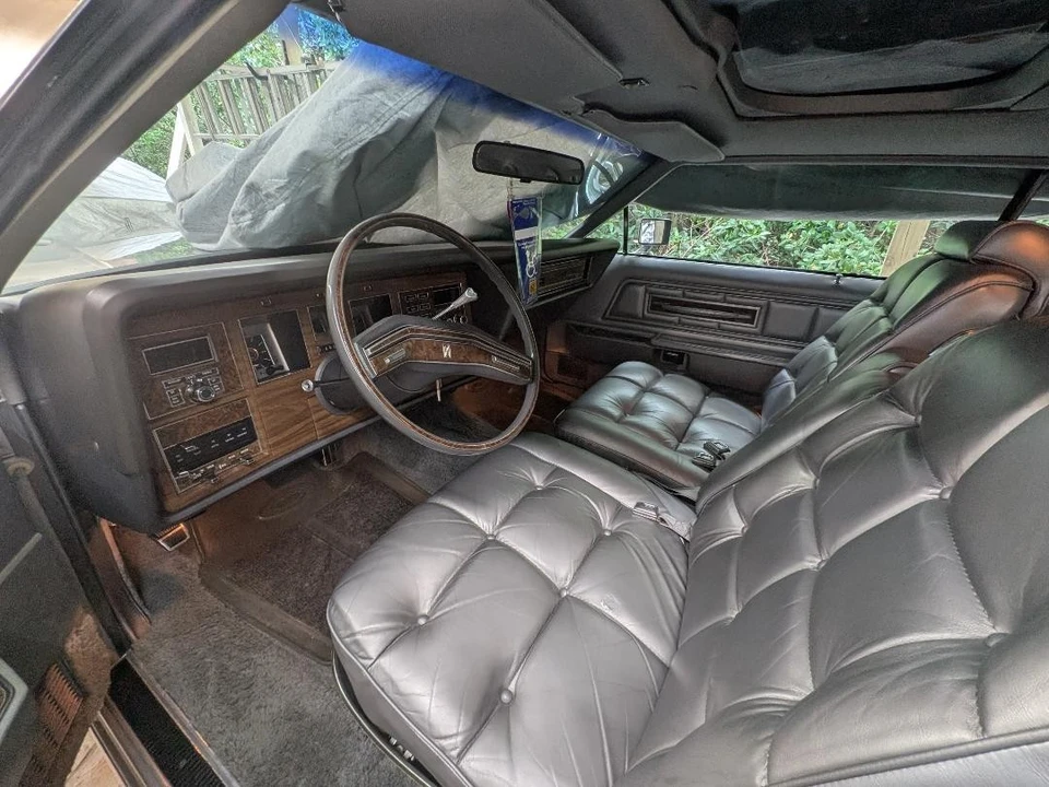 1975 Lincoln Continental 5th Gen - Image 17 of 28