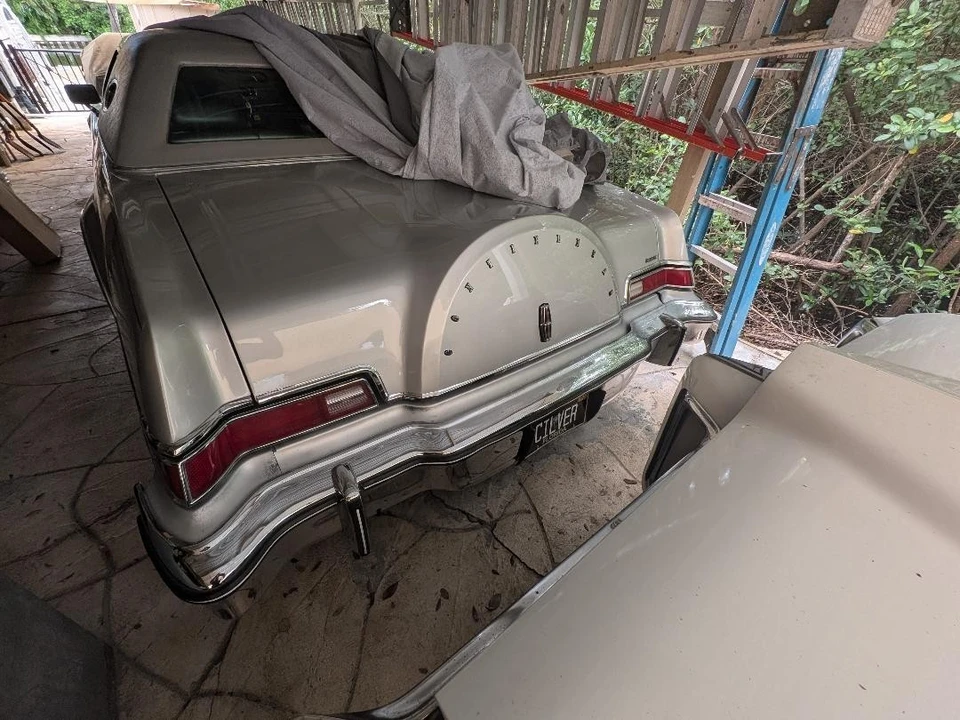 1975 Lincoln Continental 5th Gen - Image 13 of 28