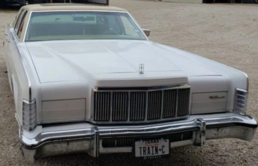 1975 Lincoln Continental 5th Gen - Image 2 of 13