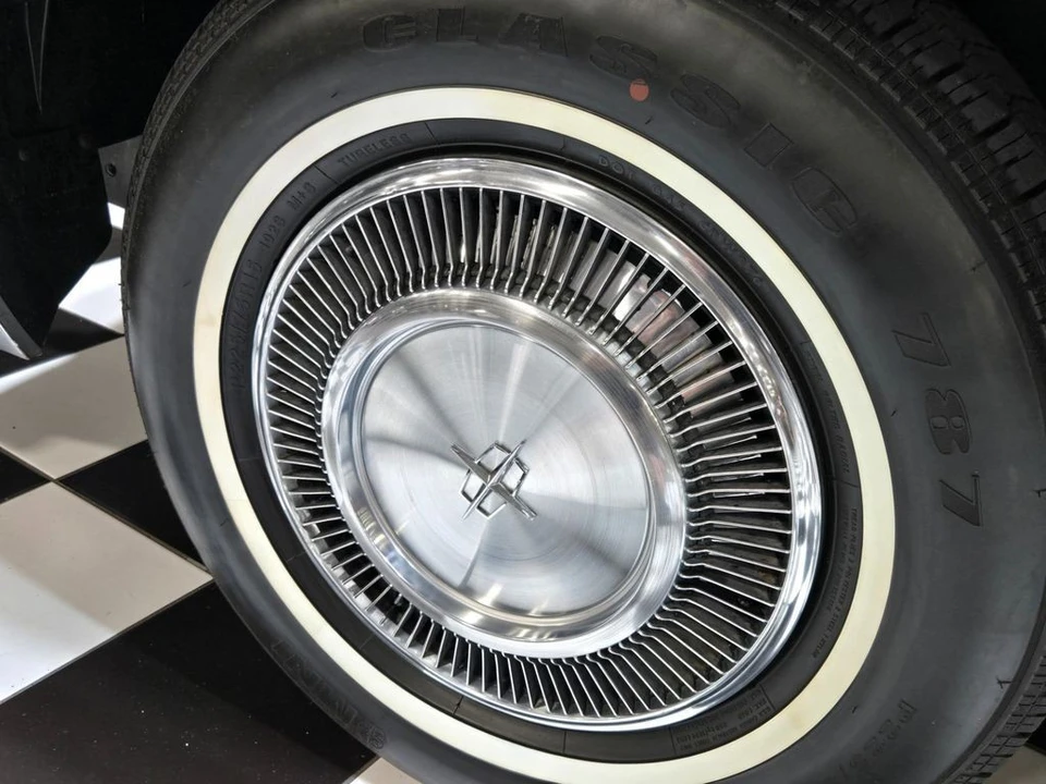 1975 Lincoln Continental 5th Gen - Image 7 of 12