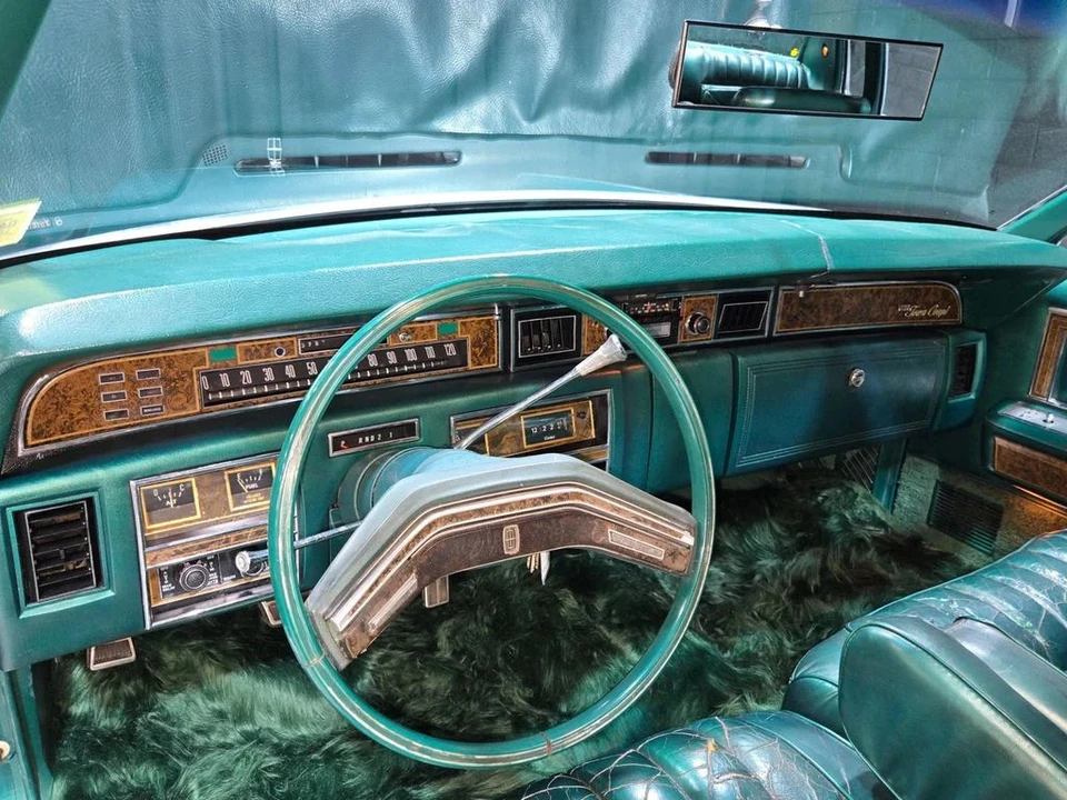 1975 Lincoln Continental 5th Gen - Image 11 of 12