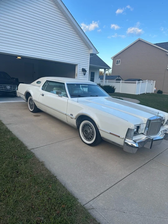 1975 Lincoln Continental 5th Gen - Image 11 of 31