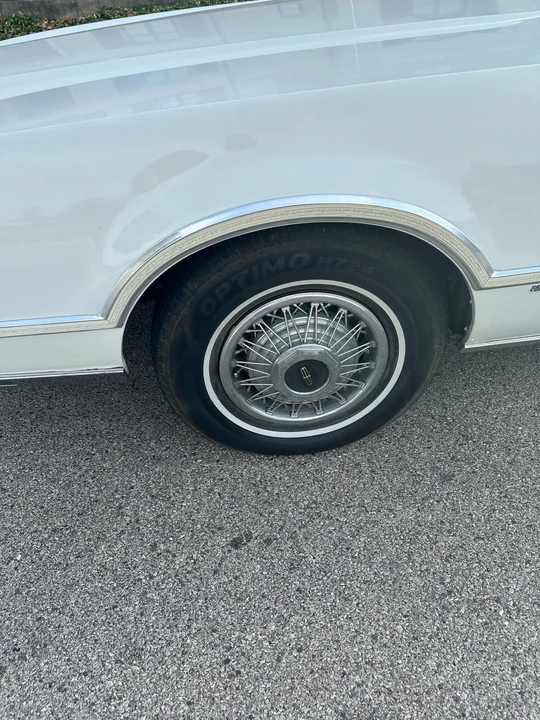 1975 Lincoln Continental 5th Gen - Image 17 of 31