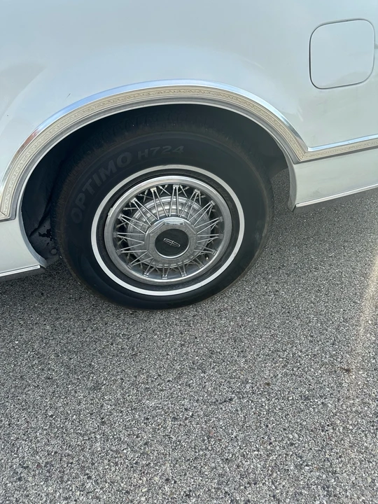 1975 Lincoln Continental 5th Gen - Image 16 of 31