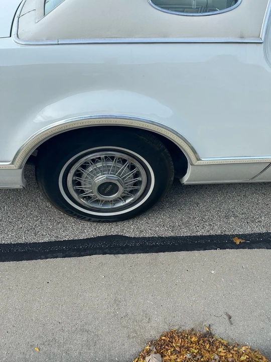 1975 Lincoln Continental 5th Gen - Image 14 of 31