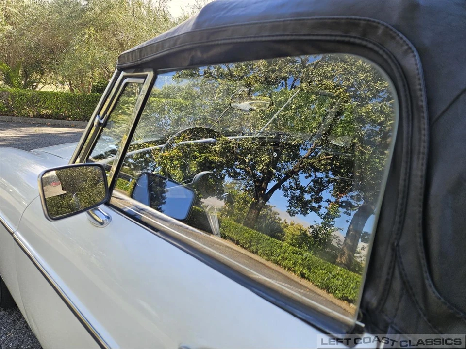 1975 MG MGB Roadster - Image 31 of 31
