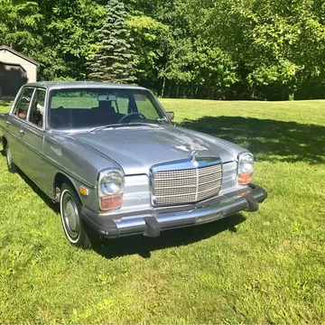 1975 Mercedes 240 Diesel