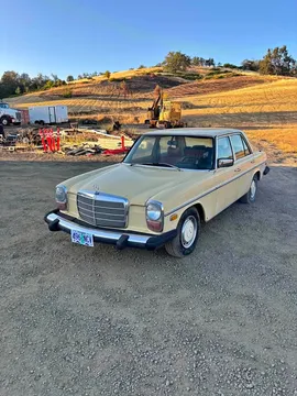 1975 Mercedes-Benz 240d Sedan