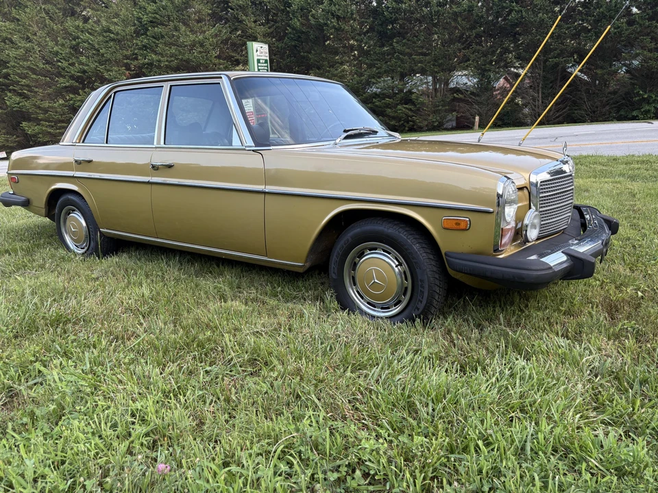 1975 Mercedes-Benz W114 & W115 - Image 11 of 31