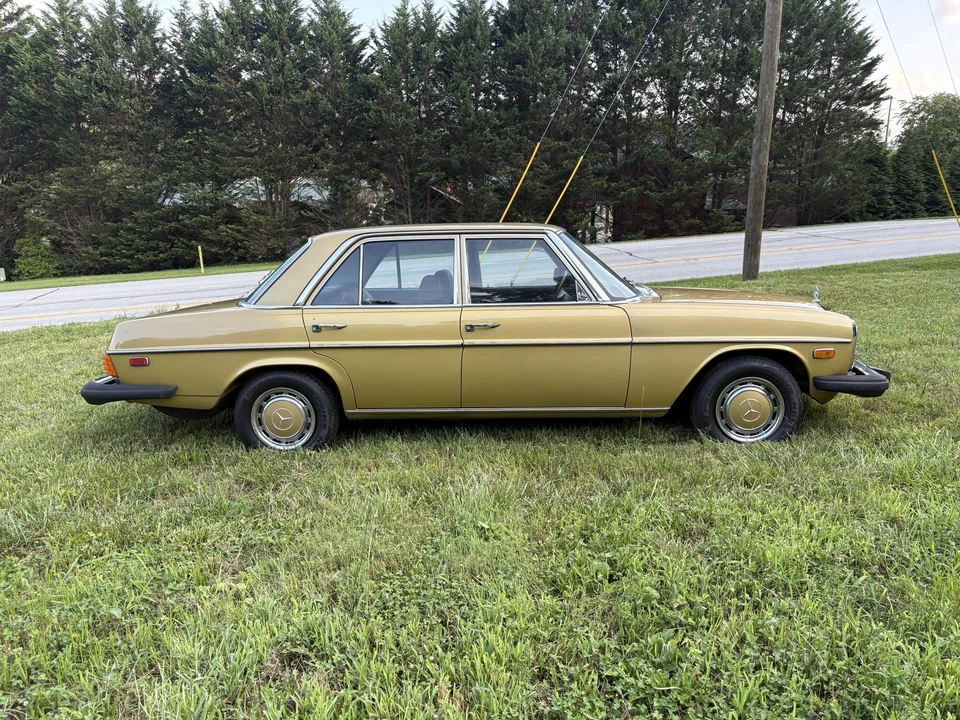 1975 Mercedes-Benz W114 & W115 - Image 14 of 31