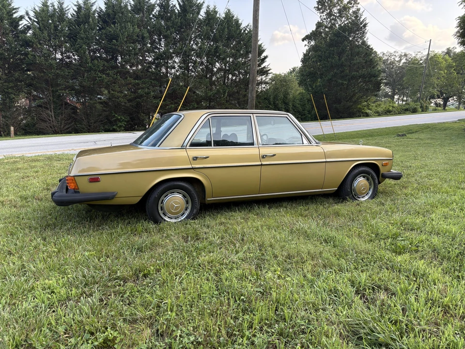 1975 Mercedes-Benz W114 & W115 - Image 15 of 31