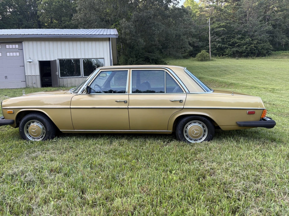 1975 Mercedes-Benz W114 & W115 - Image 19 of 31