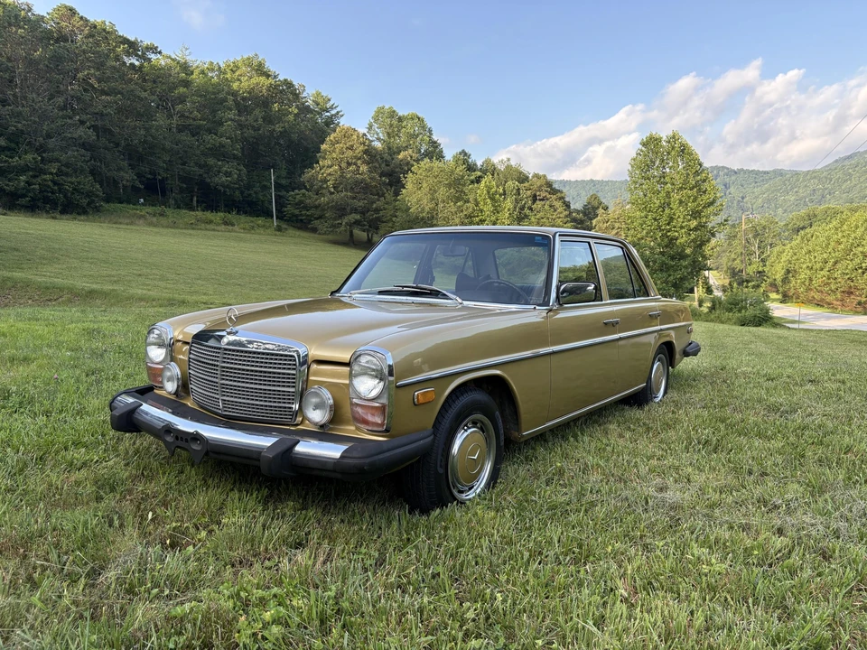 1975 Mercedes-Benz W114 & W115 - Image 2 of 31