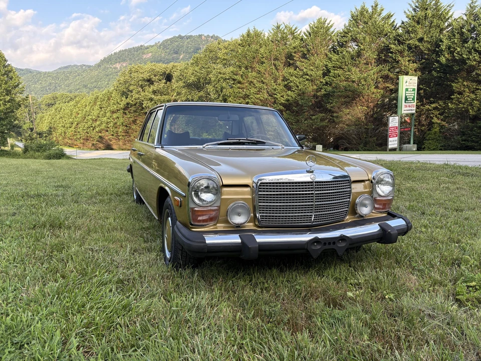 1975 Mercedes-Benz W114 & W115 - Image 9 of 31