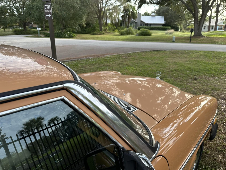 1975 Mercedes-Benz W114 & W115 - Image 18 of 31