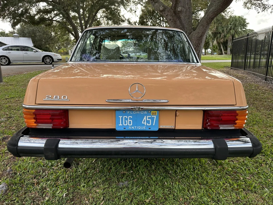 1975 Mercedes-Benz W114 & W115 - Image 12 of 31