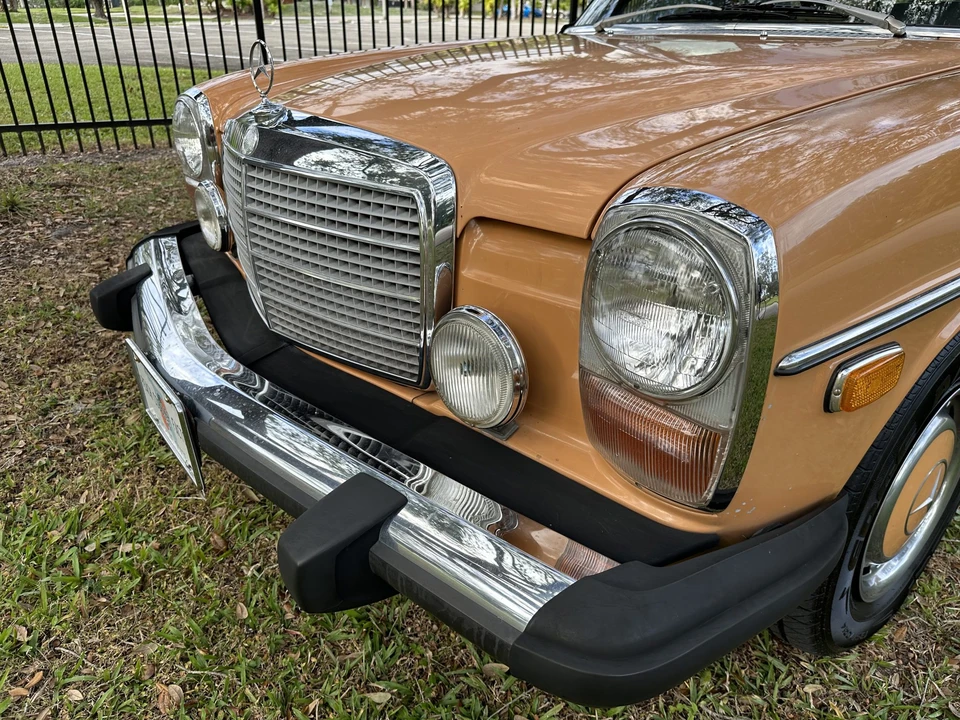1975 Mercedes-Benz W114 & W115 - Image 17 of 31