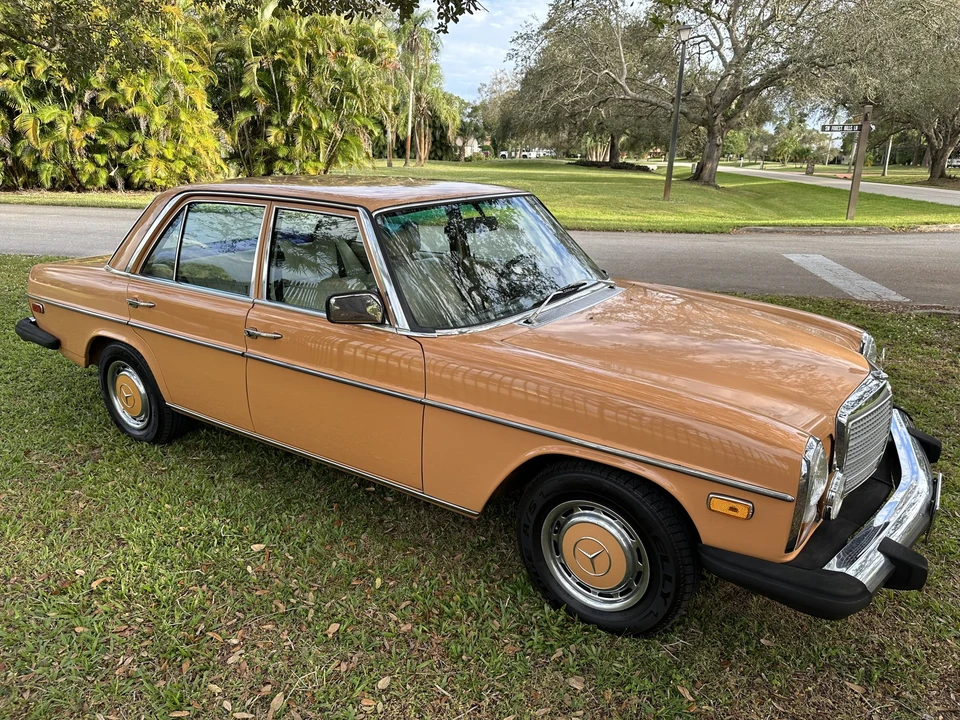 1975 Mercedes-Benz W114 & W115 - Image 7 of 31
