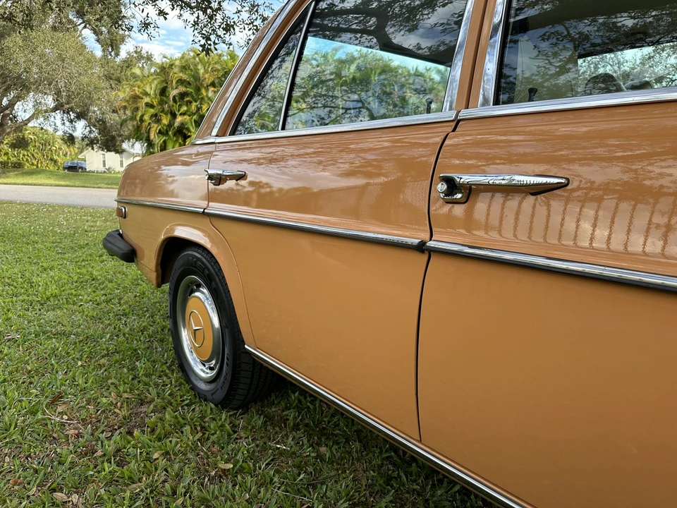 1975 Mercedes-Benz W114 & W115 - Image 22 of 31