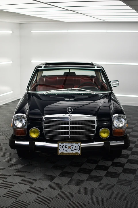 1975 Mercedes-Benz W114 & W115 - Image 9 of 31