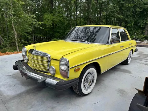 1975 Mercedes-Benz 300D Sedan