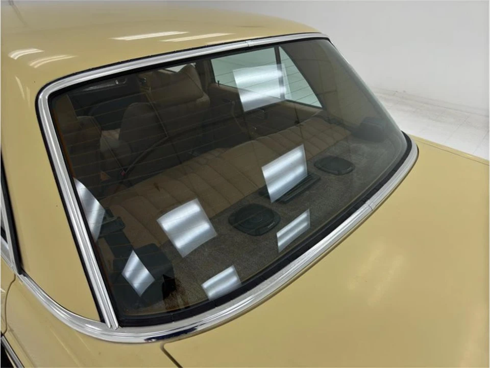 1975 Mercedes-Benz W123 Sedan - Image 16 of 31