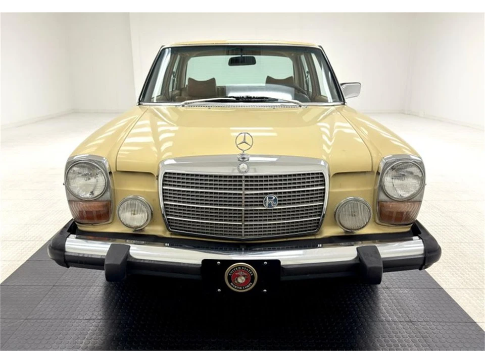 1975 Mercedes-Benz W123 Sedan - Image 8 of 31