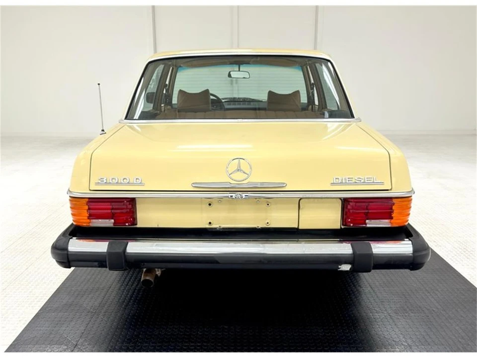 1975 Mercedes-Benz W123 Sedan - Image 4 of 31