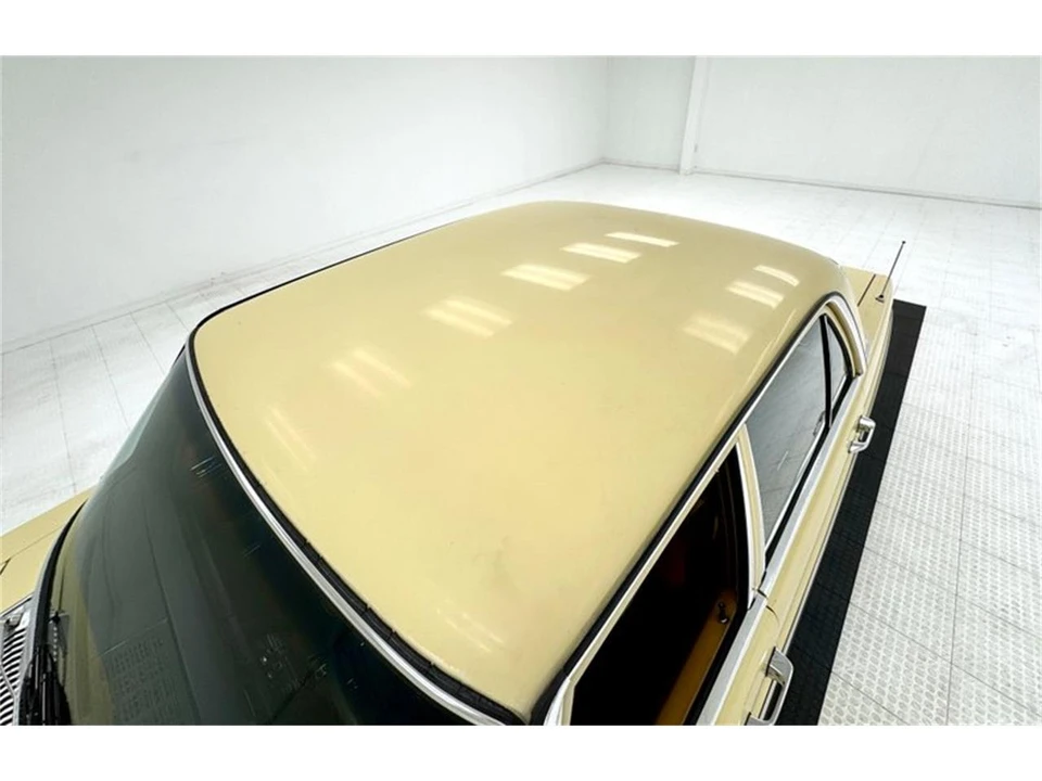 1975 Mercedes-Benz W123 Sedan - Image 14 of 31