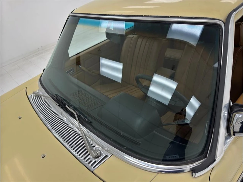 1975 Mercedes-Benz W123 Sedan - Image 13 of 31