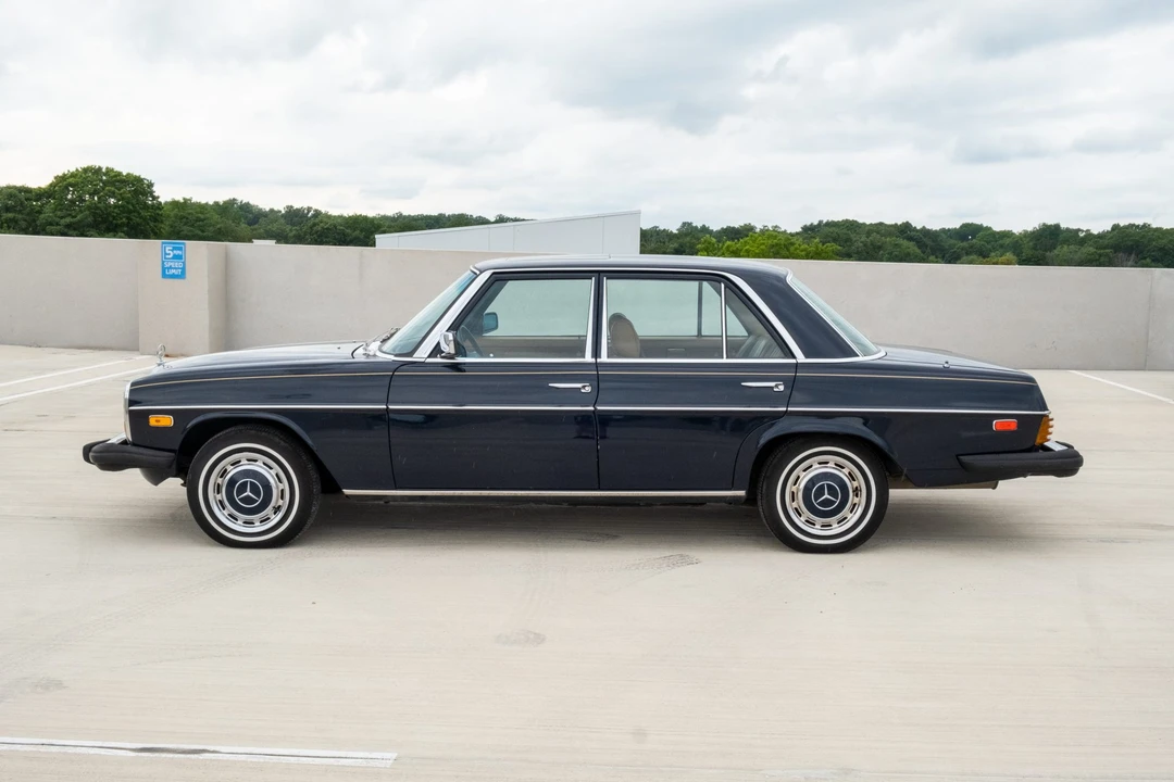 1975 Mercedes-Benz W114 & W115 - Image 4 of 31