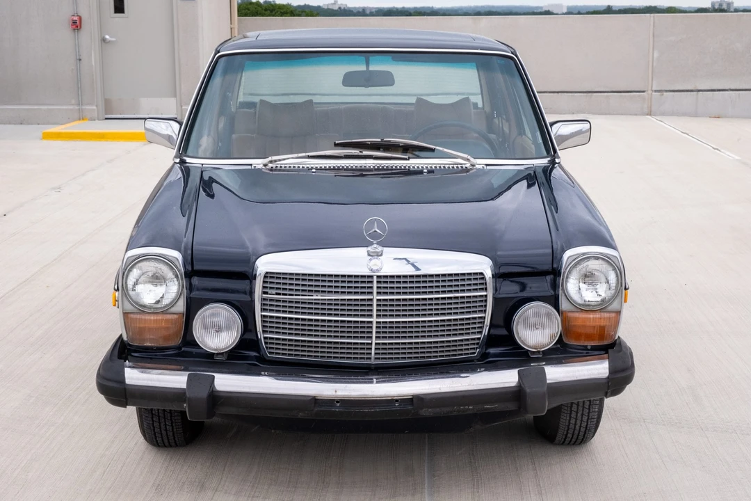 1975 Mercedes-Benz W114 & W115 - Image 15 of 31